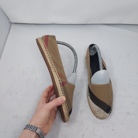 Burberry Hodgeson Check Brown Espadrille Flats - Picture 5 of 10